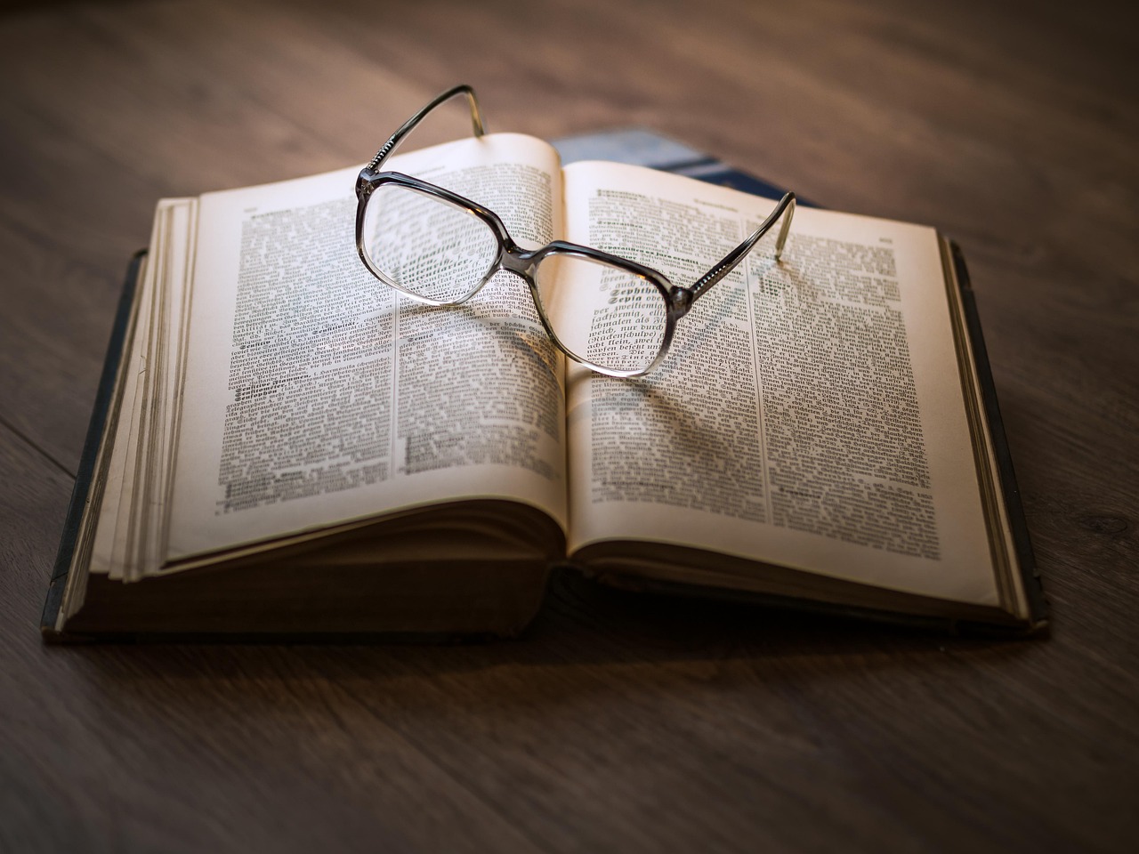 Skimming vs. Deep Reading: Choosing the Right Mode Before You Start